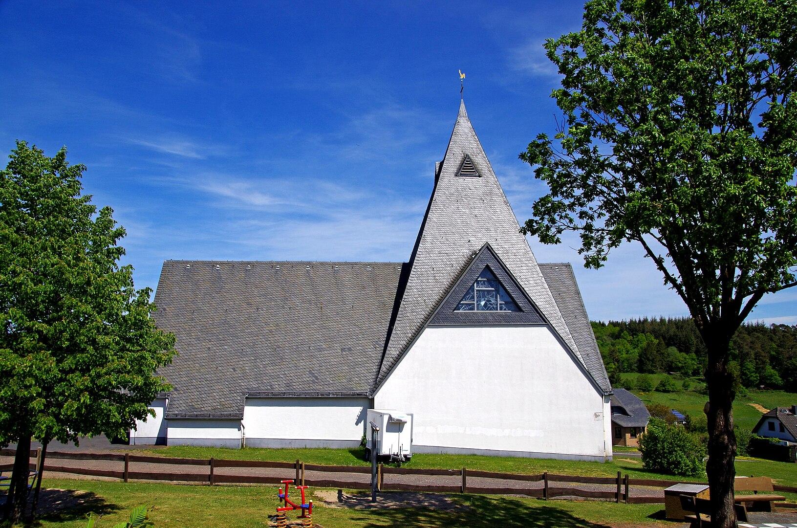 Kirche St. Josef Laubach, Westseite